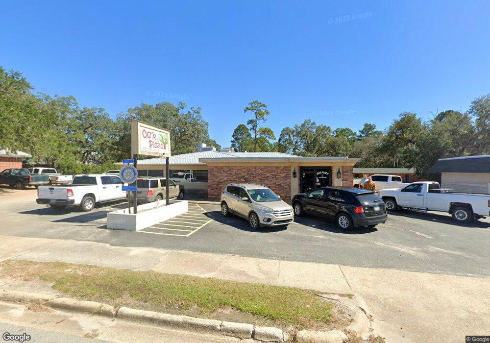 534 Gordon St, Blackshear, GA 31516 - photo 1