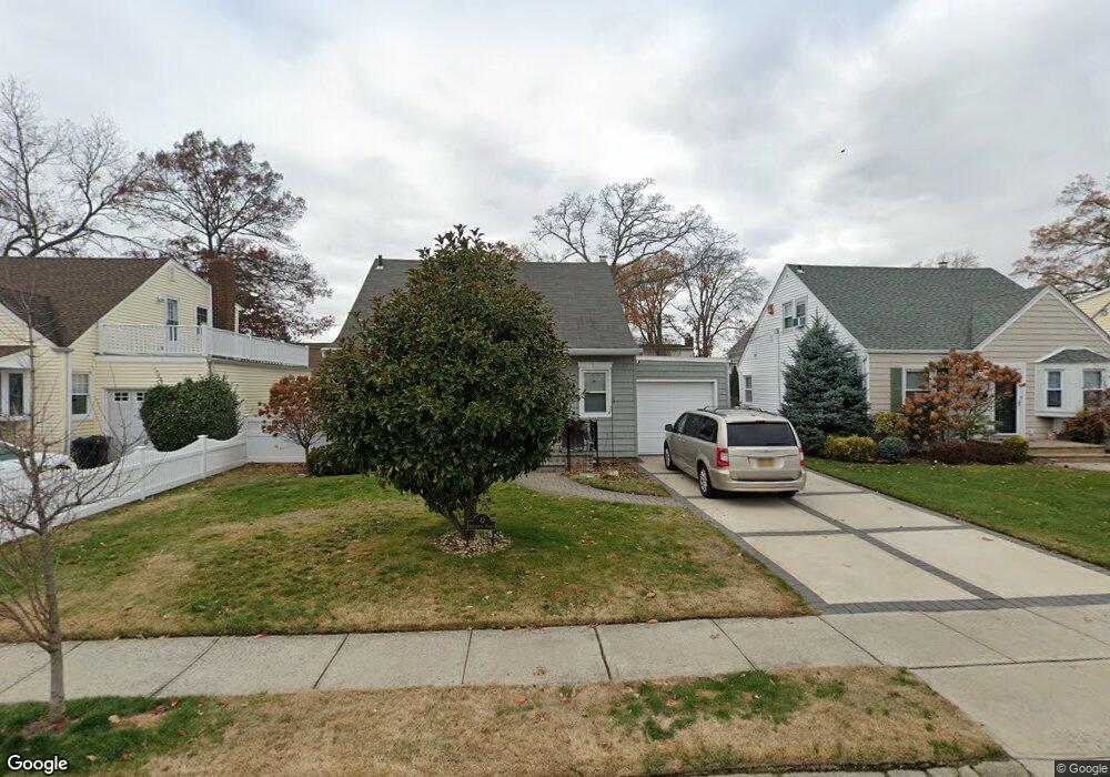 42 Edgeworth St, Valley Stream, NY 11581 - photo 1