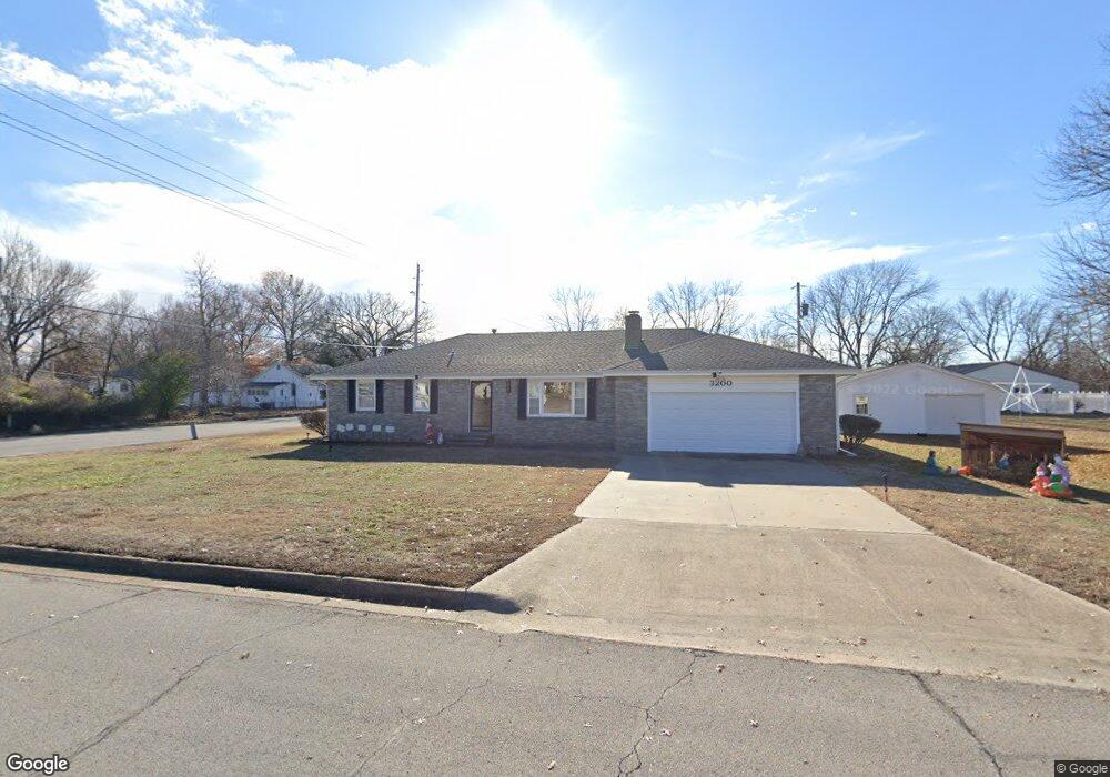 3200 Clark Ave, Parsons, KS 67357 - photo 1