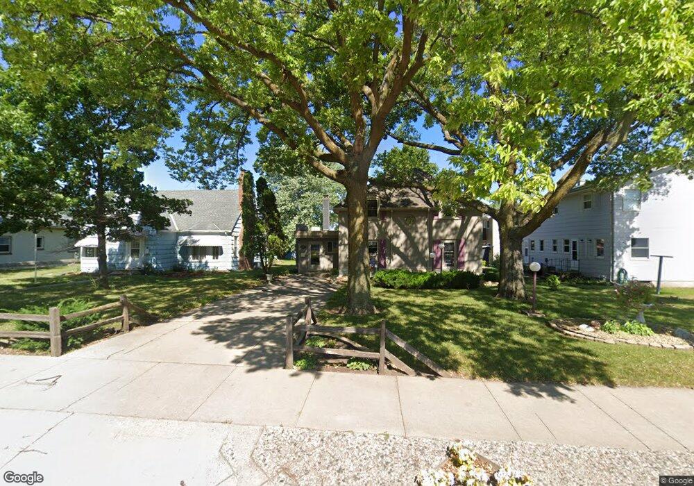 1019 S Broadway St, New Ulm, MN 56073 - photo 1