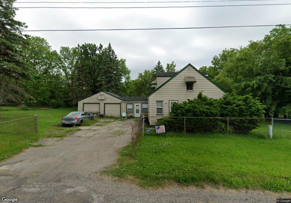 1217 Knickerbocker Ave, Flint, MI 48505 - photo 1