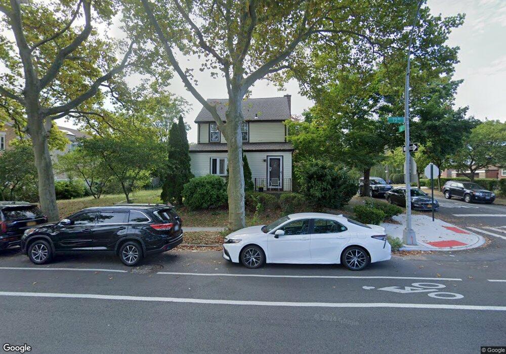 16702 73rd Ave, Fresh Meadows, NY 11366 - photo 1