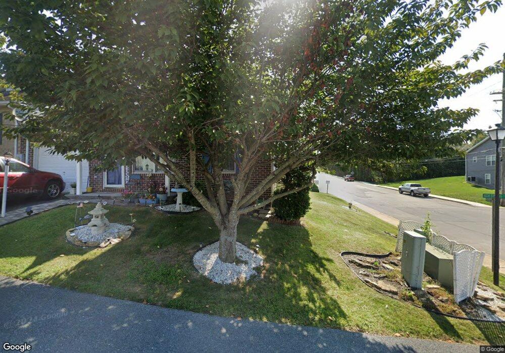 774 W 3rd St, Waynesboro, PA 17268 - photo 1