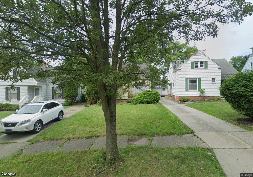 5320 Arch St, Maple Heights, OH 44137 - photo 1