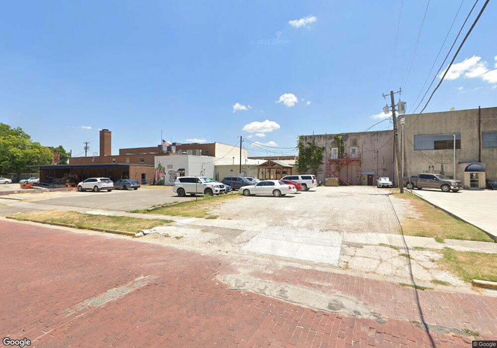 313 E California St, Gainesville, TX 76240 - photo 1