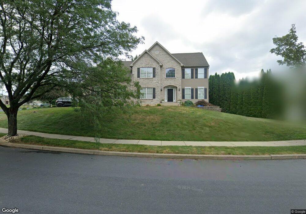2526 Halleck Dr, Whitehall, PA 18052 - photo 1