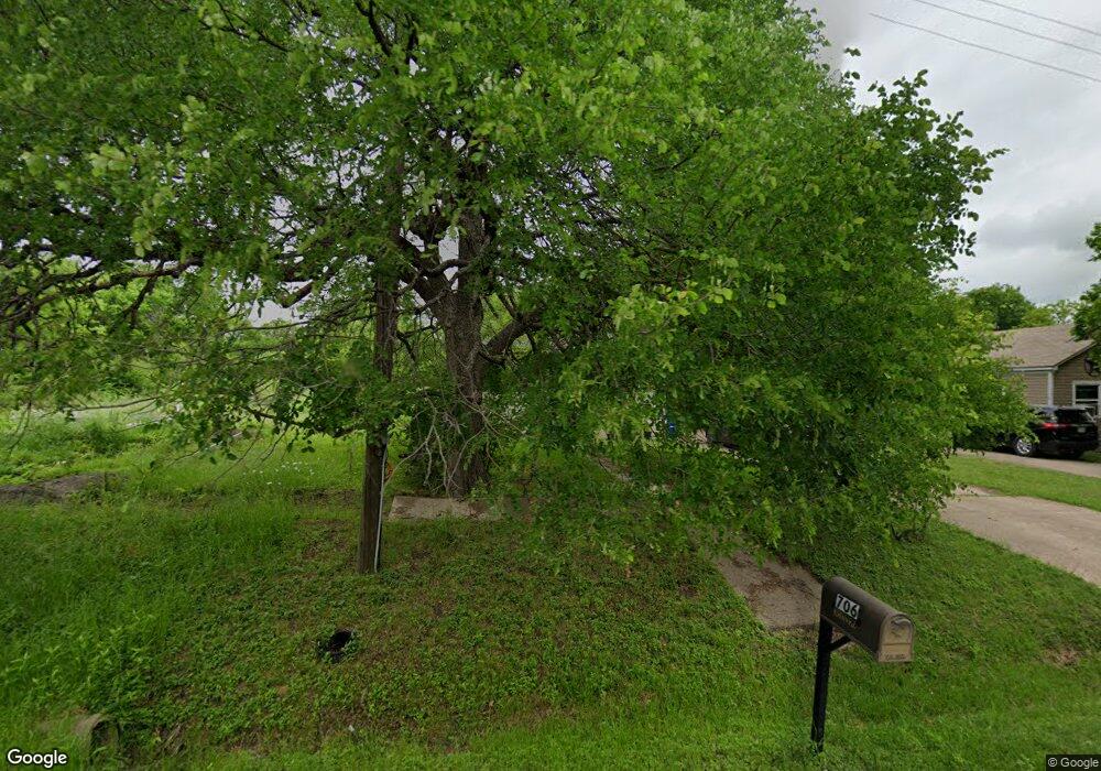 706 E Decatur St, Ennis, TX 75119 - photo 1