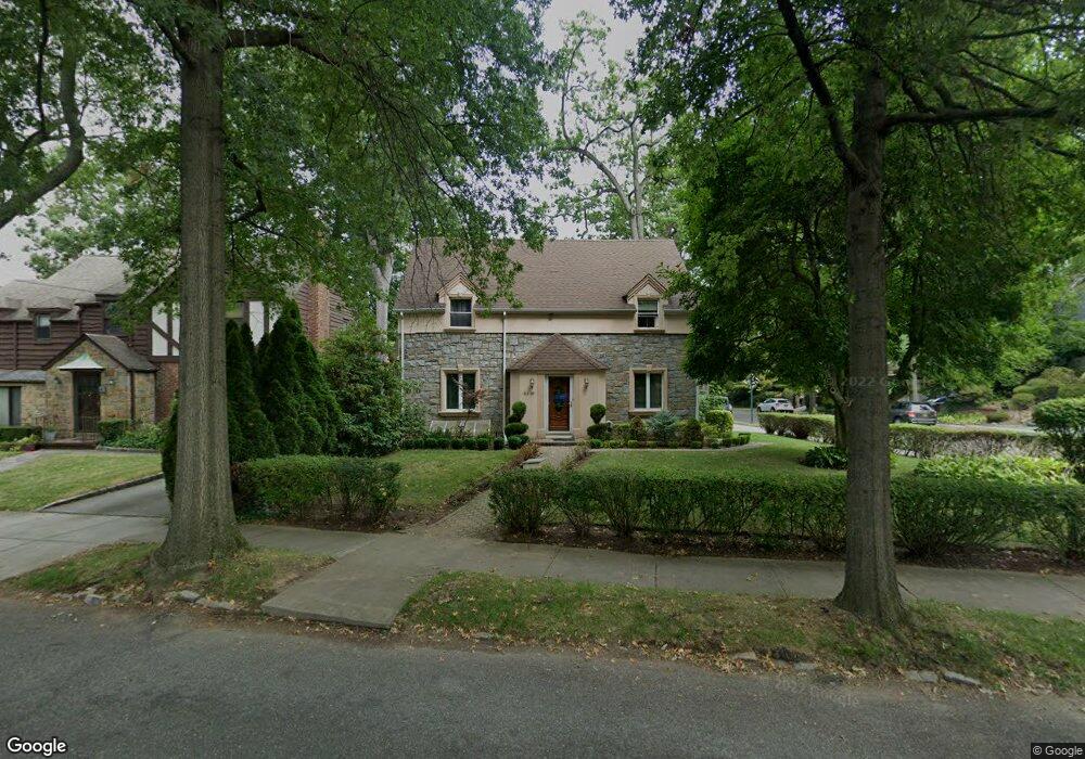 18469 Aberdeen Rd, Jamaica, NY 11432 - photo 1