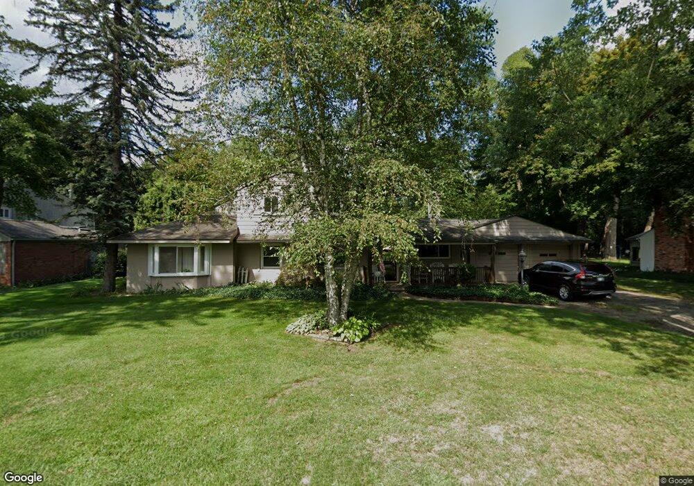 7460 Honeysuckle Rd, West Bloomfield, MI 48324 - photo 1