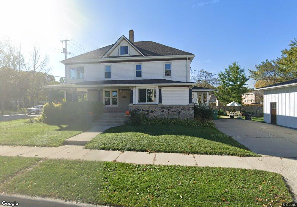 N90W16556 Roosevelt Dr, Menomonee Falls, WI 53051 - photo 1