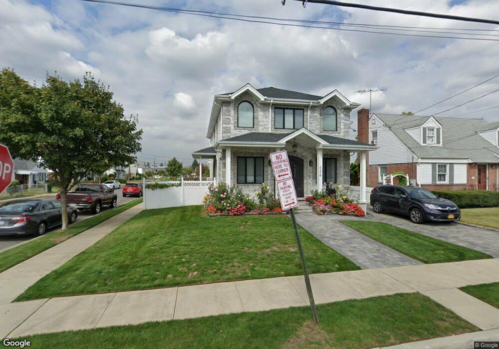 426 Jackson Ave, Mineola, NY 11501 - photo 1