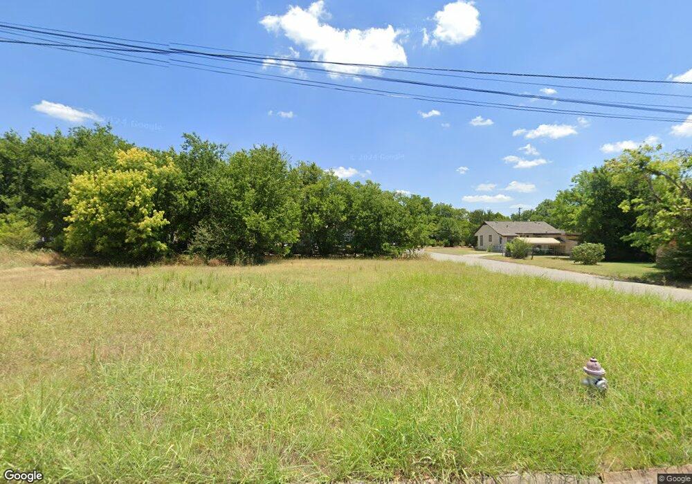 1100 Buck St, Gainesville, TX 76240 - photo 1
