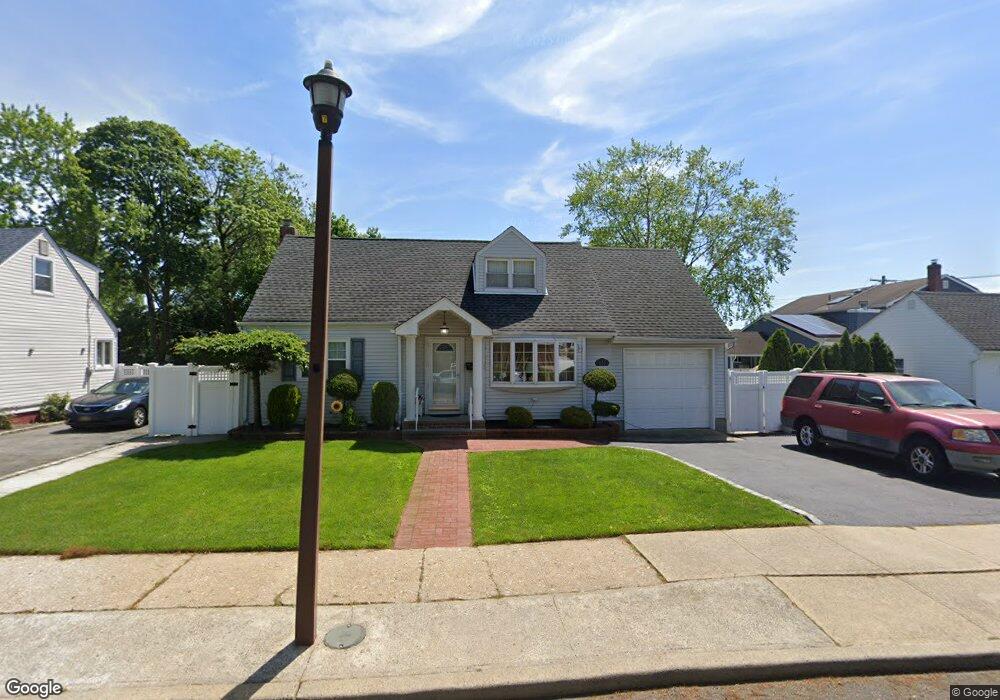 395 Jefferson St, Franklin Square, NY 11010 - photo 1