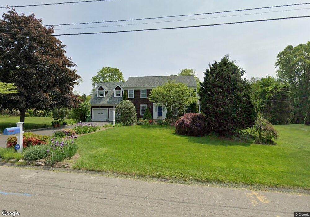 712 Fairchild Rd, Trumbull, CT 06611 - photo 1