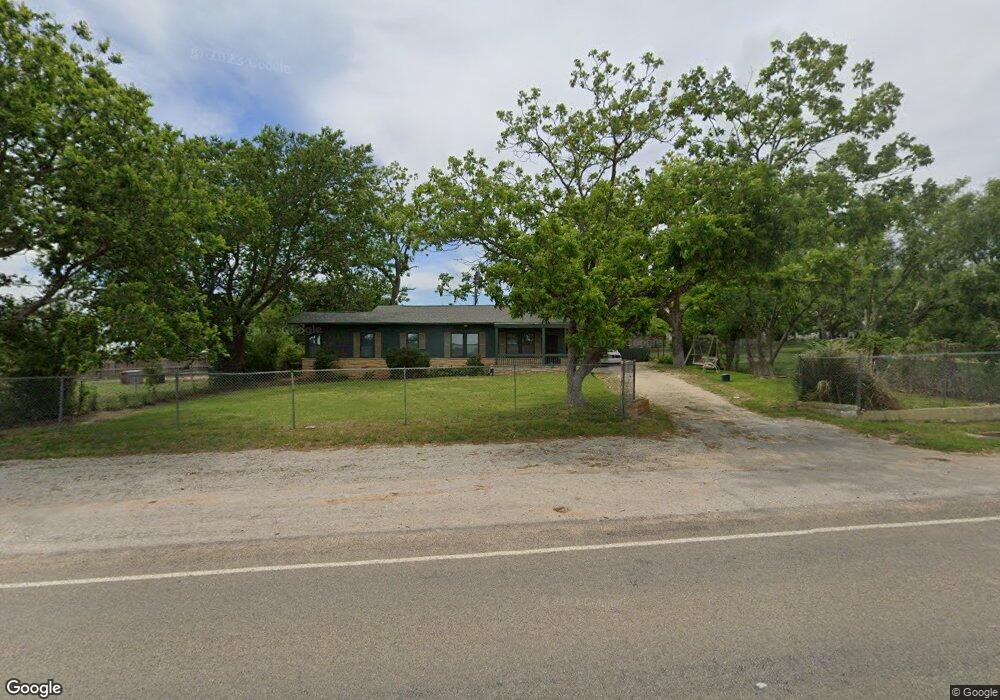 1504 N Milam St, Fredericksburg, TX 78624 - photo 1
