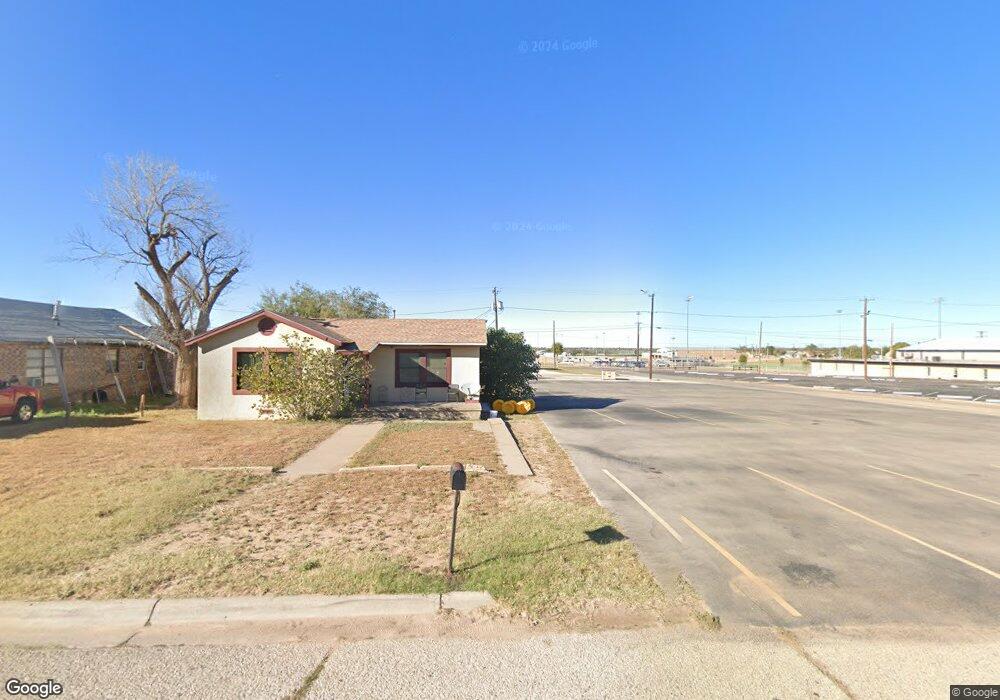 711 E 12th St, Big Spring, TX 79720 - photo 1