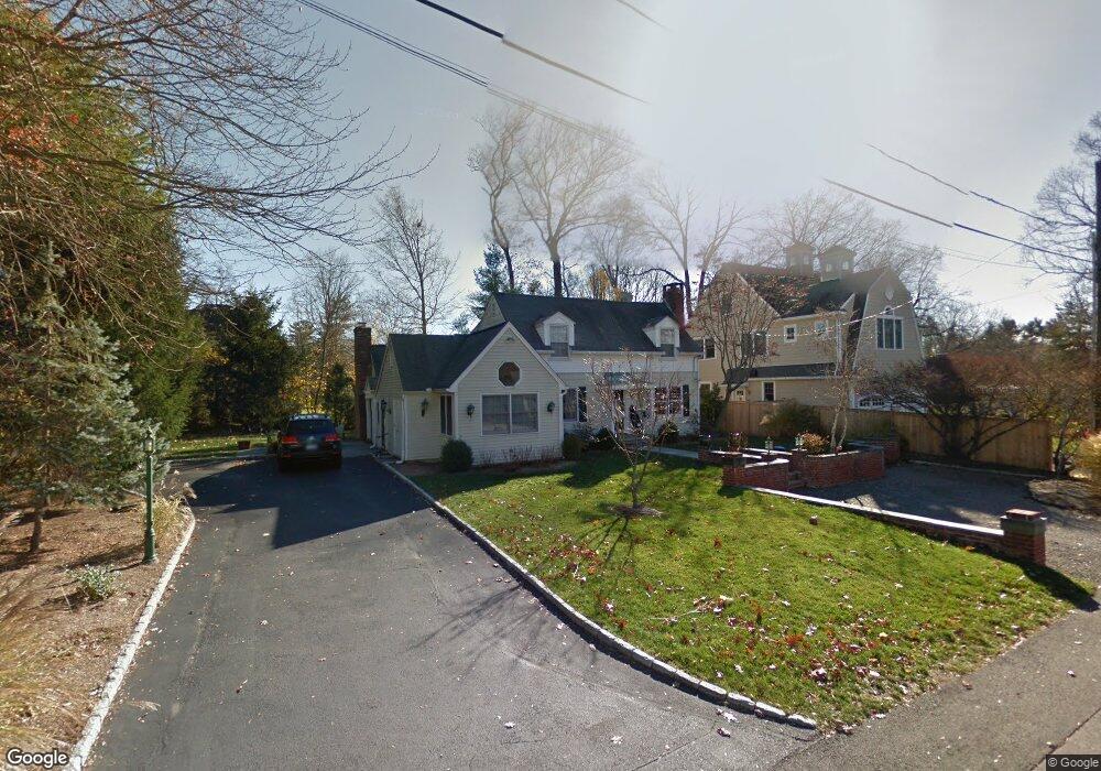 2 Leslie Ln, New Canaan, CT 06840 - photo 1