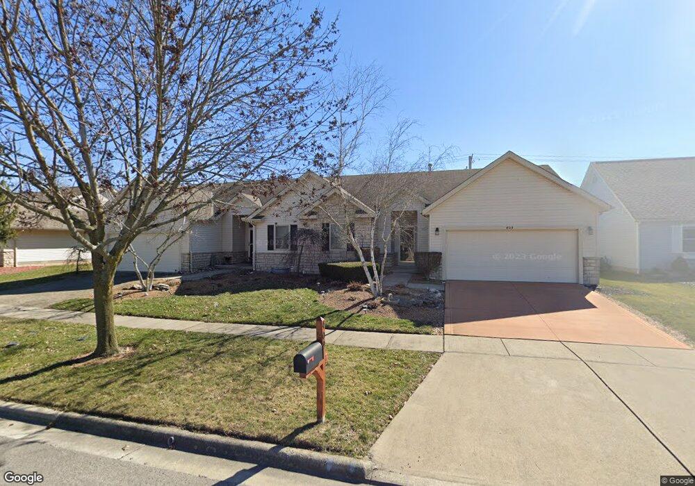 407 Terrace Dr, Marysville, OH 43040 - photo 1