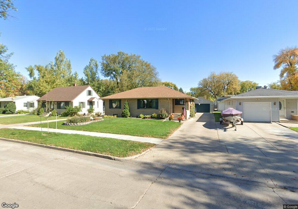 1201 S 9th St, Grand Forks, ND 58201 - photo 1