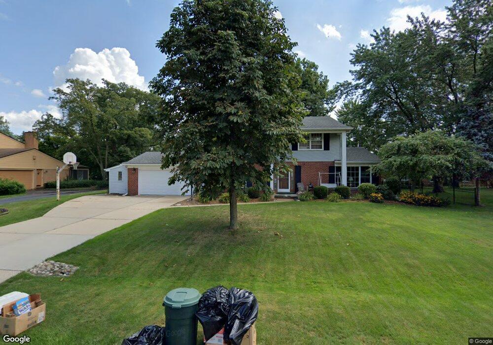 282 Douglas Dr, Bloomfield Hills, MI 48304 - photo 1