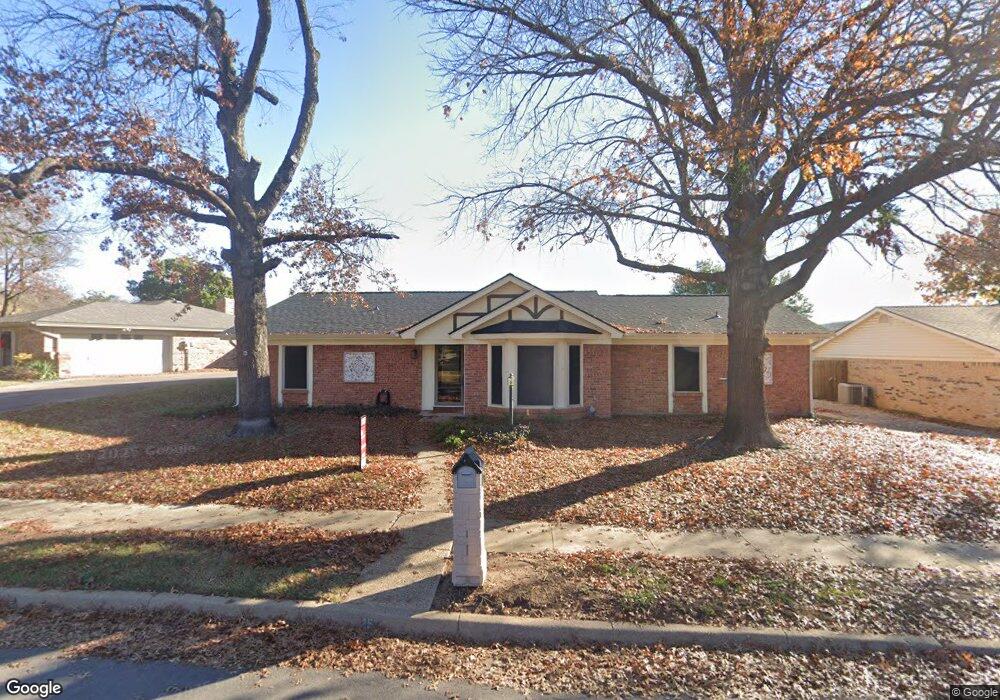 2524 Lakeview Dr, Bedford, TX 76021 - photo 1