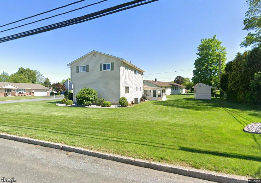 7520 Columbine Rd, Macungie, PA 18062 - photo 1