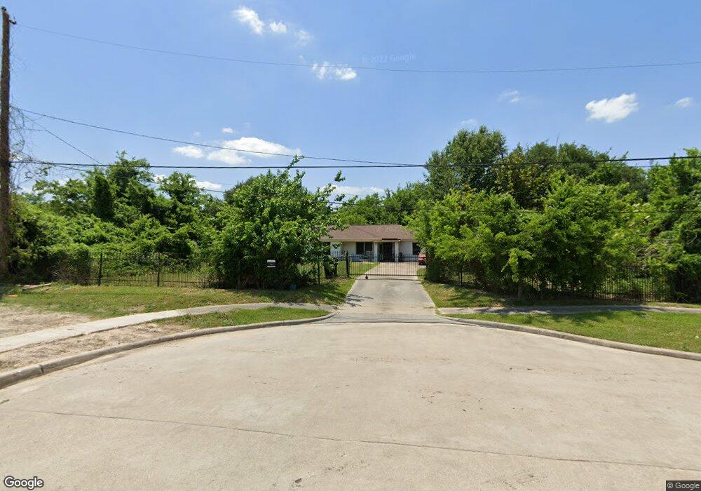 5203 Pickfair St, Houston, TX 77026 - photo 1