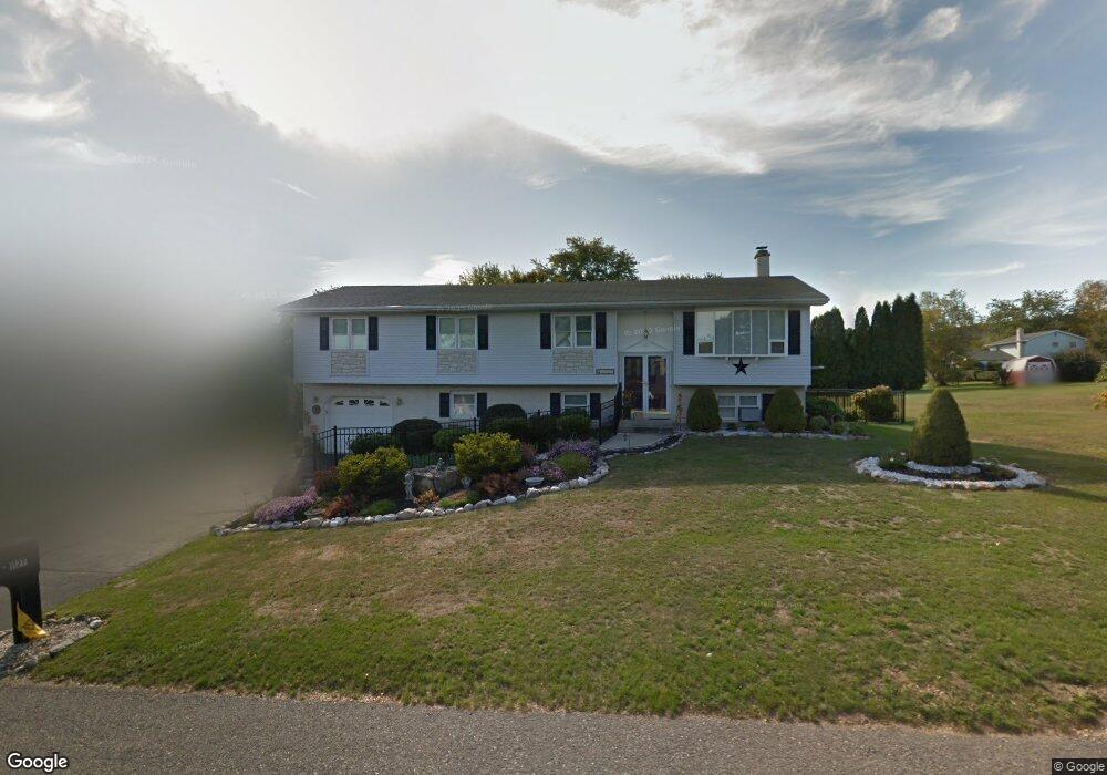 1127 Morris Ln, Slatington, PA 18080 - photo 1