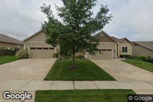 5608 Chimney Rocks Cir, Lawrence, KS 66049
