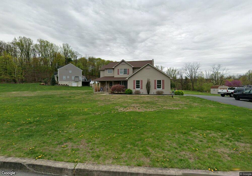 7 Meadow Ridge Rd, Temple, PA 19560 - photo 1