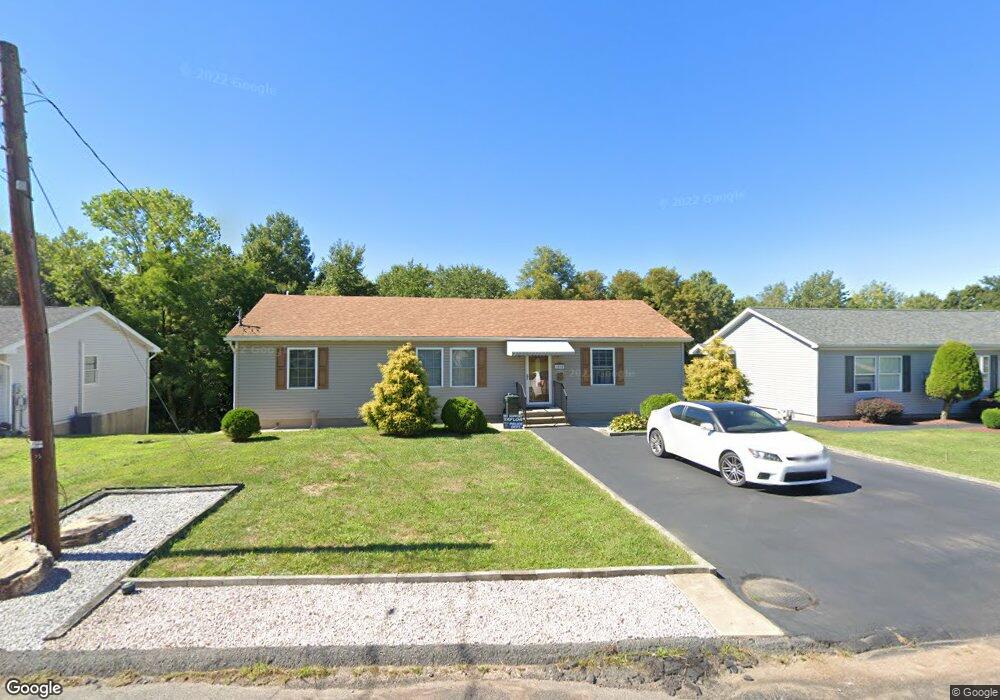 1050 Claire Dr, Taylor, PA 18517 - photo 1