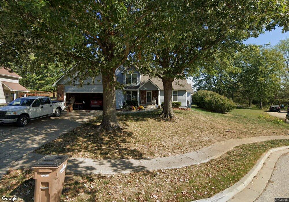 721 Lark St, Raymore, MO 64083 - photo 1