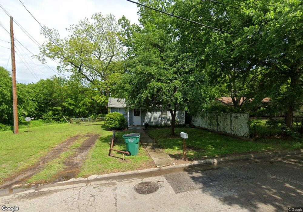 1224 N Weaver St, Gainesville, TX 76240 - photo 1