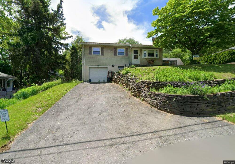 1902 Willow Ln, Macungie, PA 18062 - photo 1