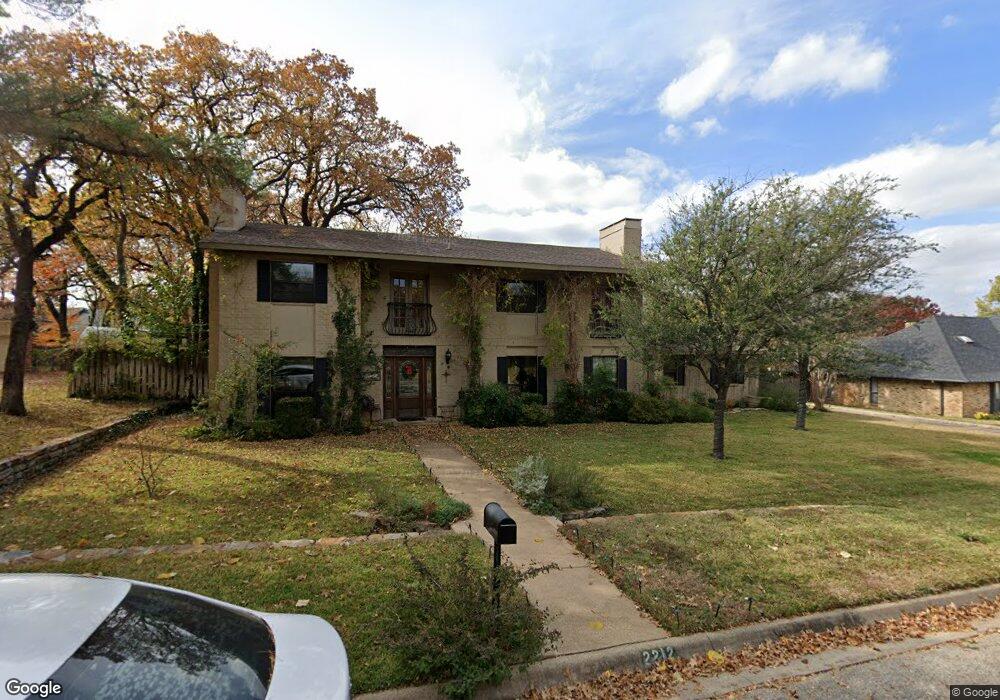 2212 Pembrooke Place, Denton, TX 76205 - photo 1