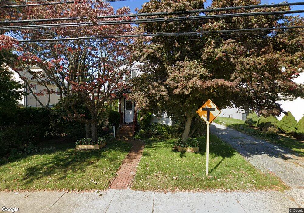 29 Fairview Ave, Great Neck, NY 11023 - photo 1