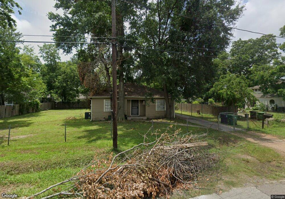 32 De Boll St, Houston, TX 77022 - photo 1