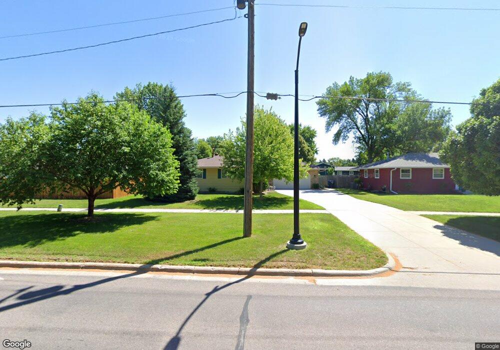 2855 Elm St N, Fargo, ND 58102 - photo 1