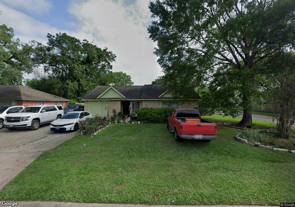 5702 Maywood Dr, Houston, TX 77053 - photo 1