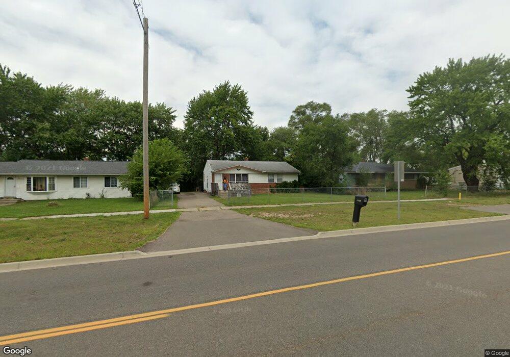 1170 W Coldwater Rd, Flint, MI 48505 - photo 1