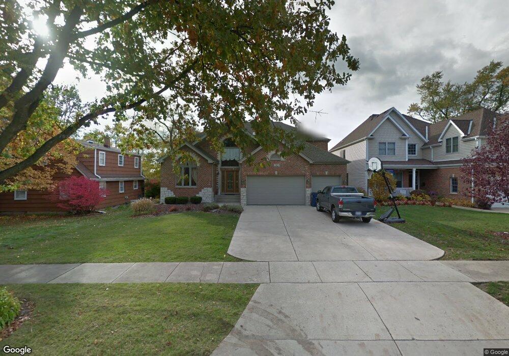 242 N Highview Ave, Elmhurst, IL 60126 - photo 1