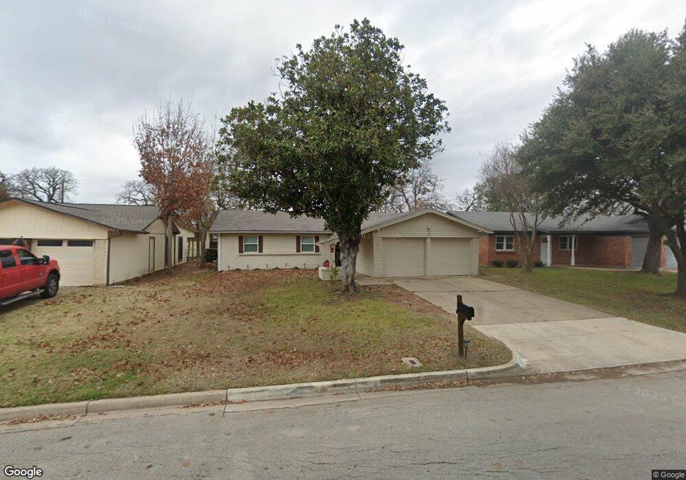 517 Livingston Dr, Hurst, TX 76053 - photo 1