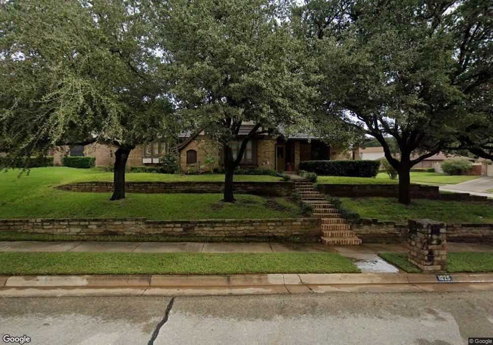 1029 Clear View Dr, Bedford, TX 76021 - photo 1