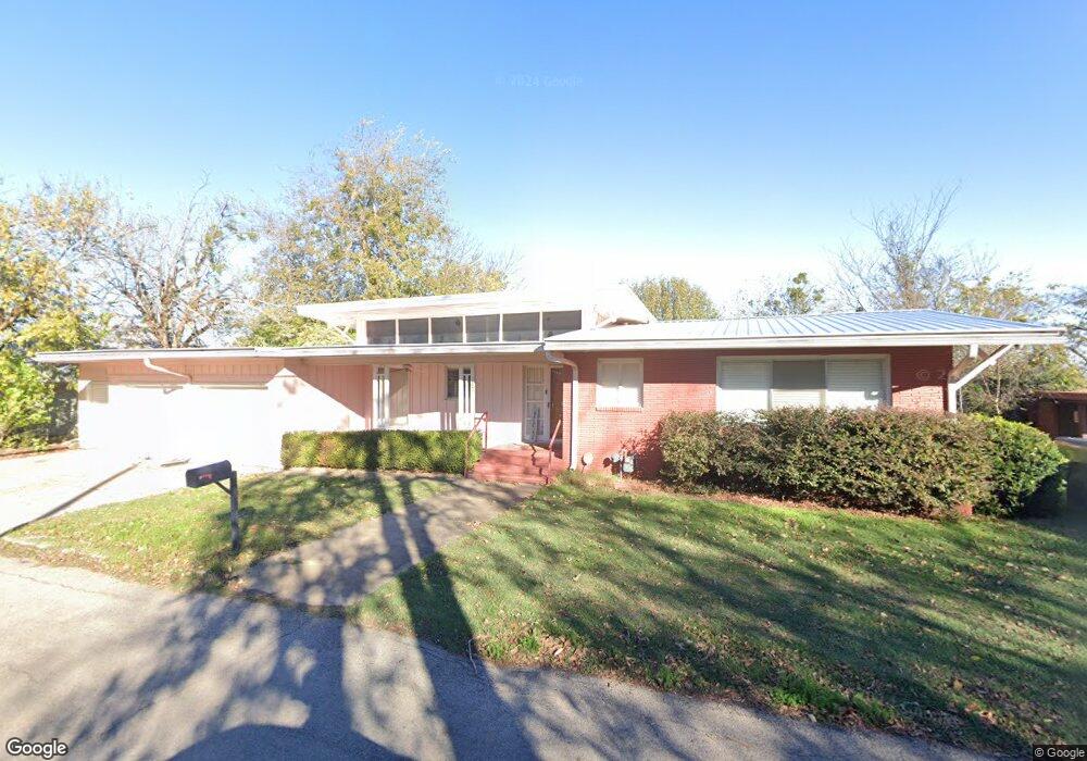 1107 E Duke St, Hugo, OK 74743 - photo 1