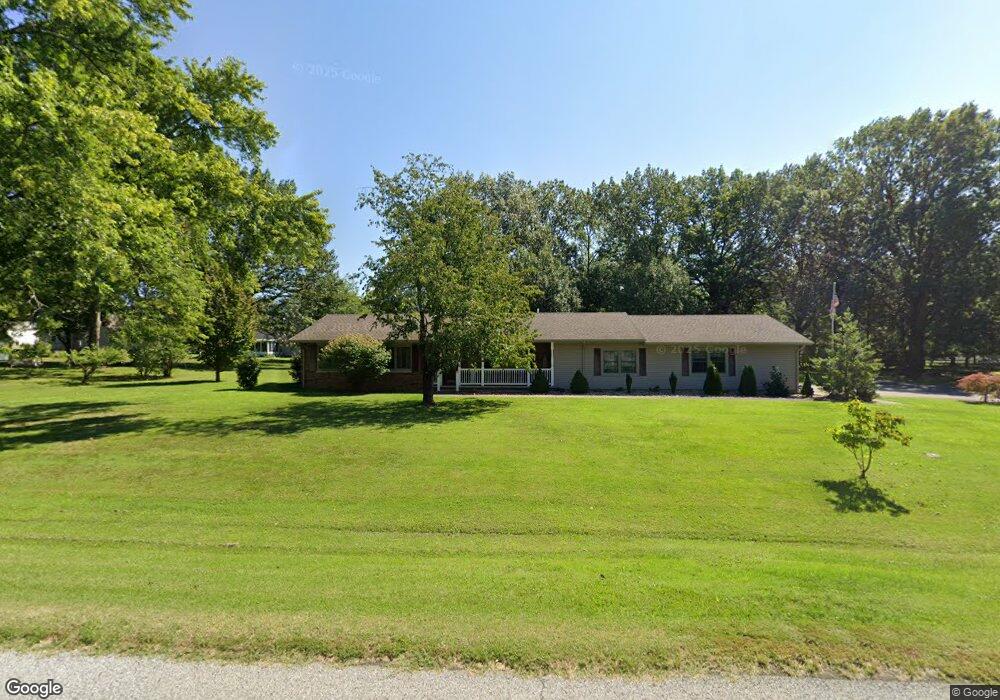 113 Southwest Dr, Harrisburg, IL 62946 - photo 1