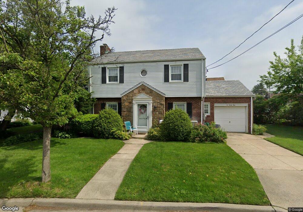 239 Windsor Ln, West Hempstead, NY 11552 - photo 1