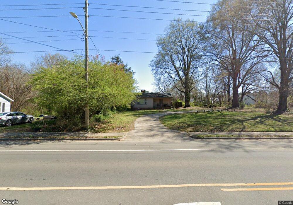 412 Martin Luther King jr Blvd, Siler City, NC 27344 - photo 1