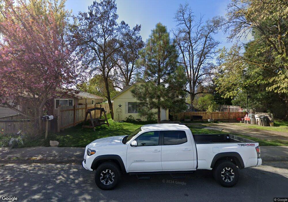 717 SW K St, Grants Pass, OR 97526 - photo 1