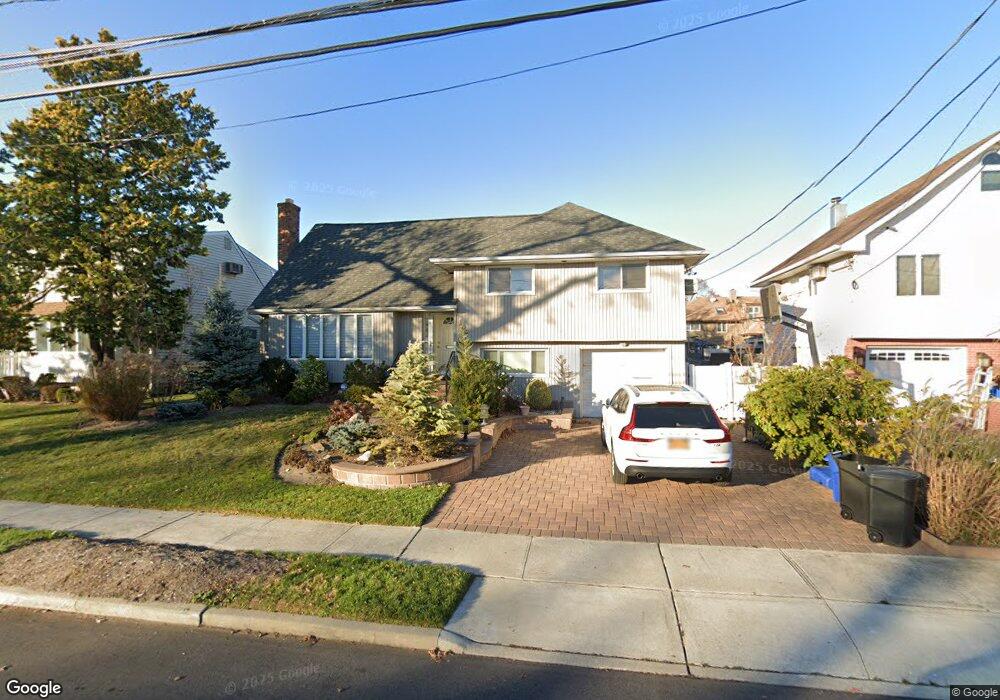 104 Irma Dr, Oceanside, NY 11572 - photo 1