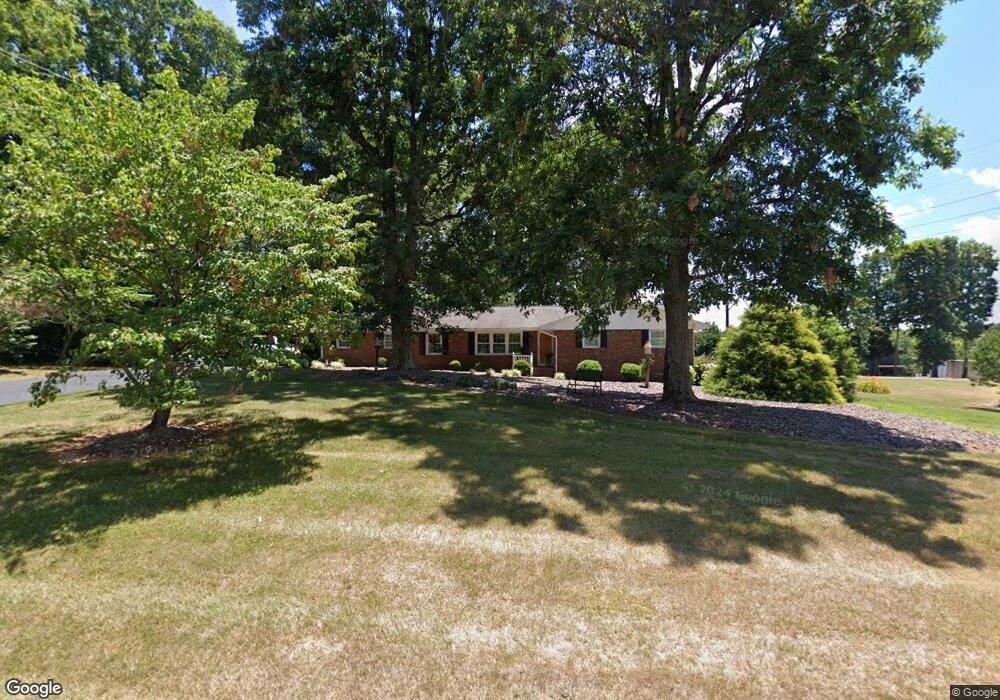 402 Kimberly Dr, Asheboro, NC 27205 - photo 1